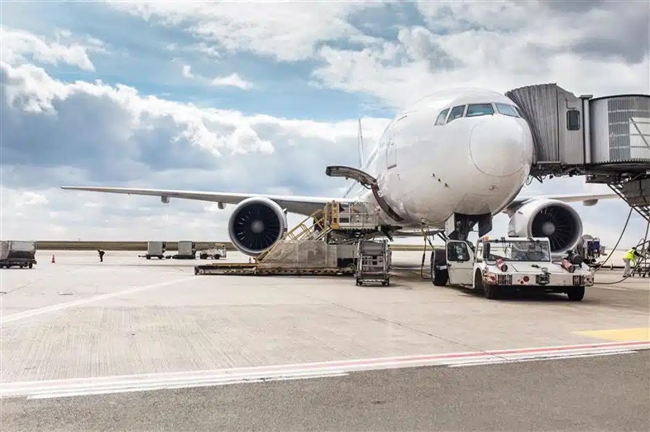 Utility Strike Briefly Disrupts Radar Services at Jacksonville Airport